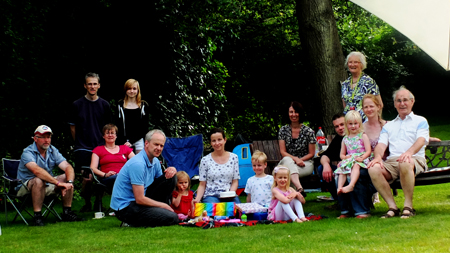 twins5th  party family group